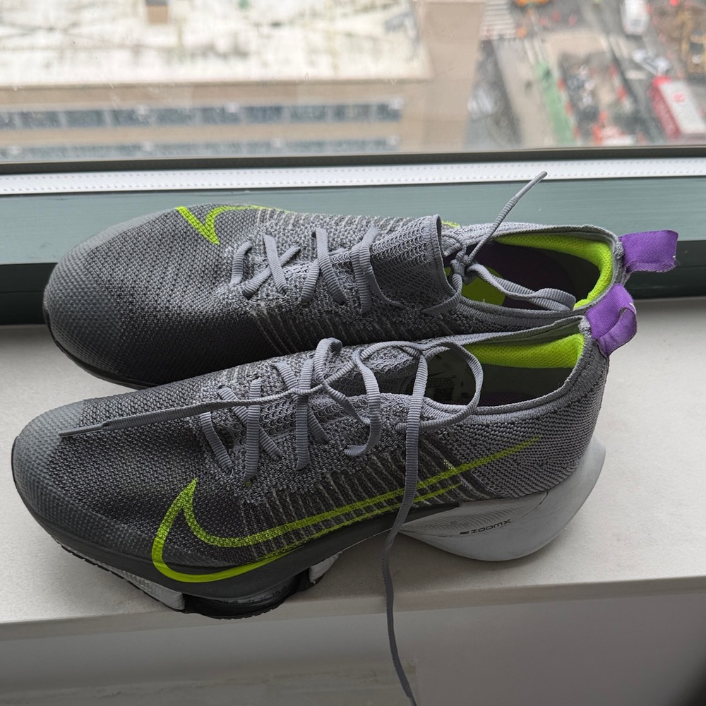 Nike zoom fly tempo. Unisex. Men’s 7.5 / women 9